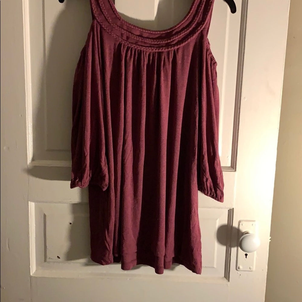 Off-shoulder top - Picture 2 of 3